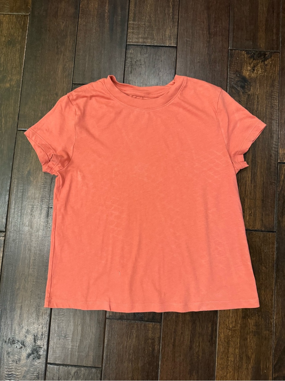 American Eagle Outfitters Coral Short-Sleeve Crewneck Tee